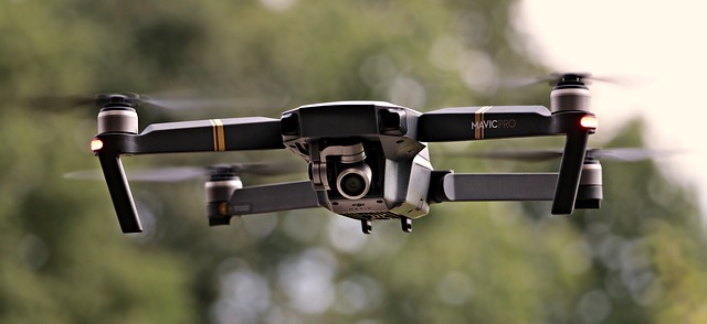 letící quadrocopter